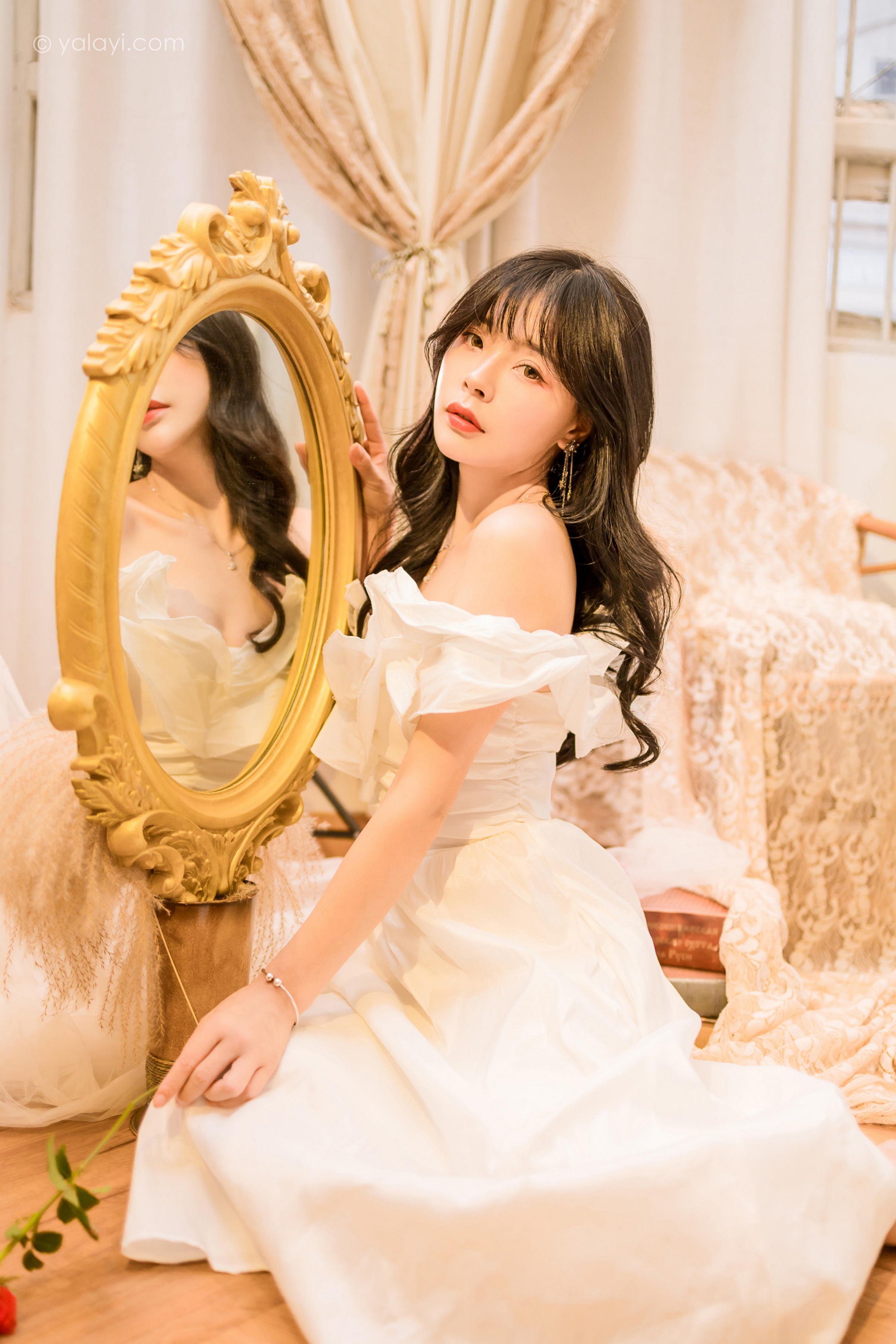 [YALAYI雅拉伊]2023.02.17 你是我的情人 程小蝶 白色抹胸连衣裙居家性感写真集第14张