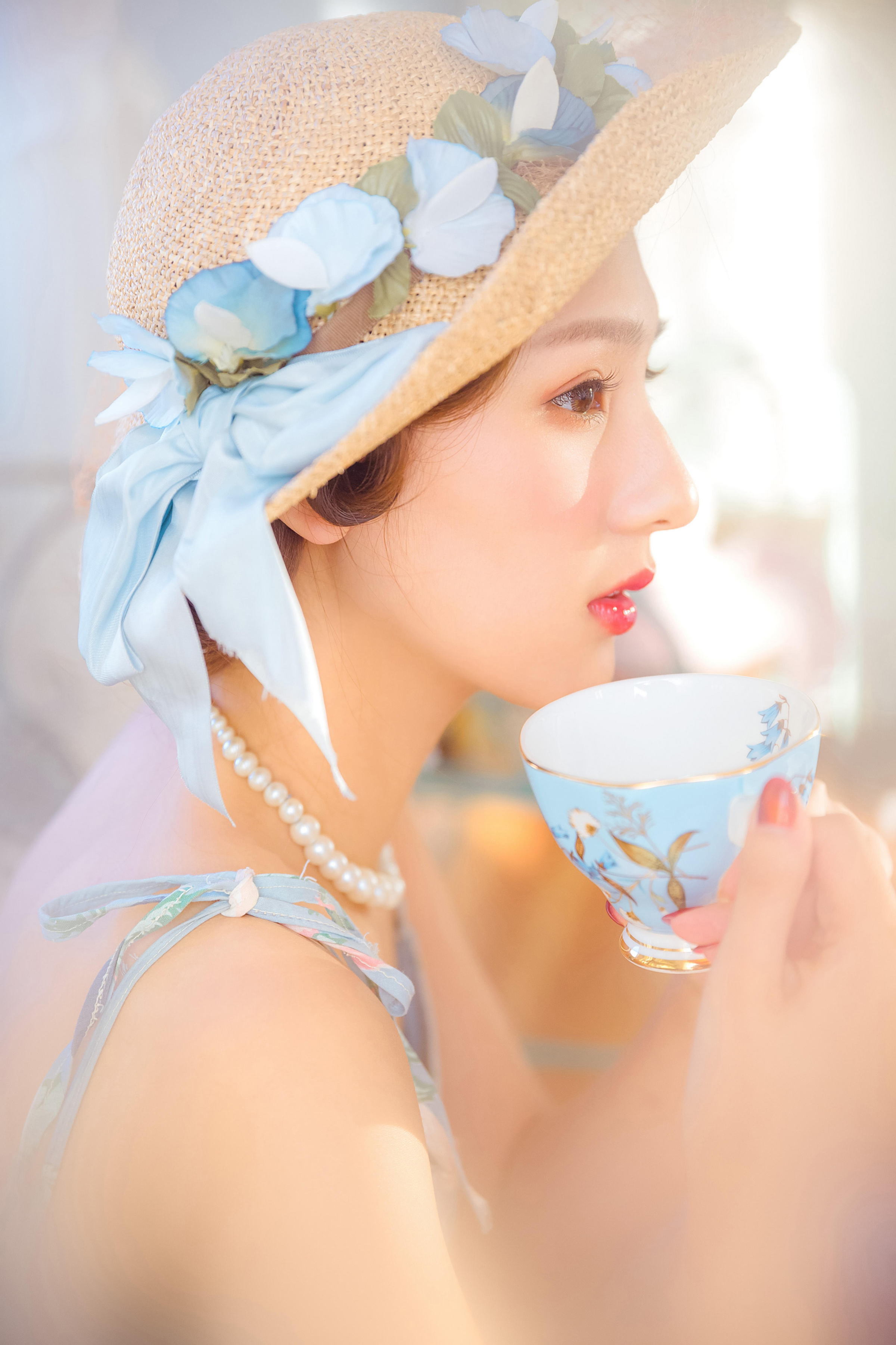 [YALAYI雅拉伊]2023.04.07 花样青春 现代名媛灰色吊带连衣裙清纯写真集第5张