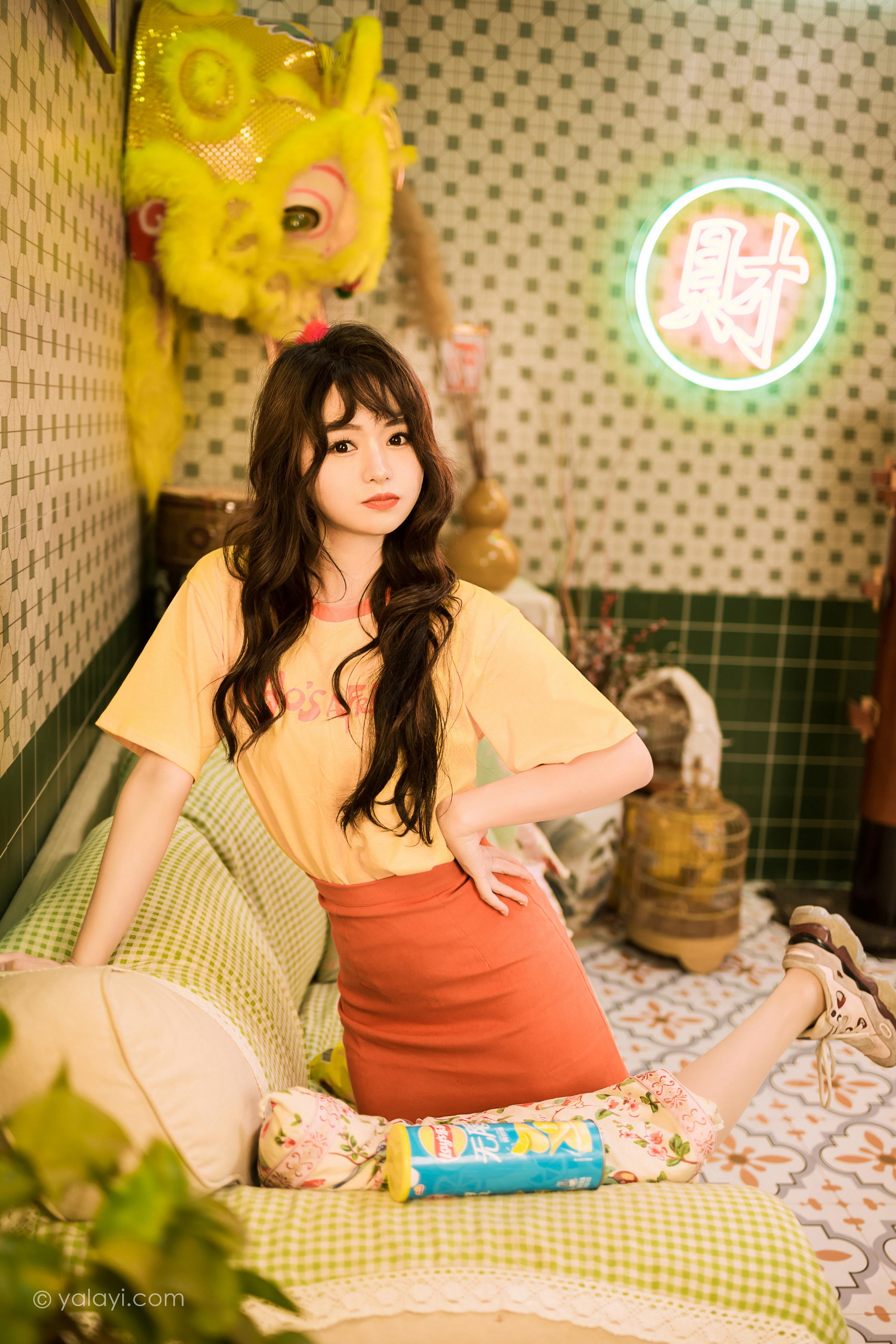 [YALAYI雅拉伊]2023.06.05 曾经的深爱 小亭 黄色短袖加红色短裙清纯私房写真集第10张