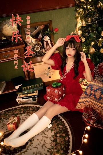 [YALAYI雅拉伊]2021.12.20 快乐圣诞 阿禾 红色休闲连衣裙加白色绵袜居家私房写真集