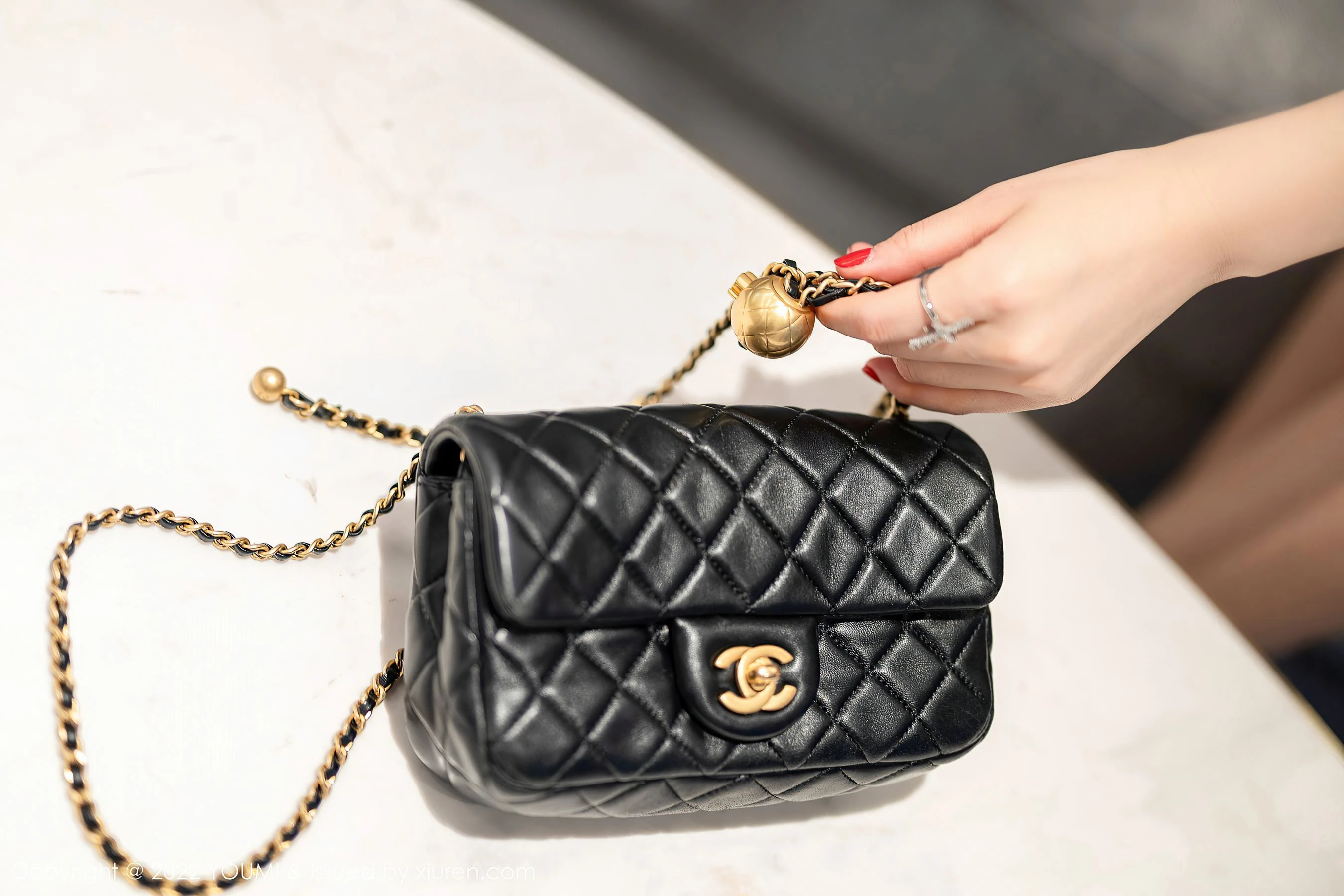  尤蜜荟 VOL.832 奶瓶土肥圆矮挫丑黑穷 丝袜美臀第22张