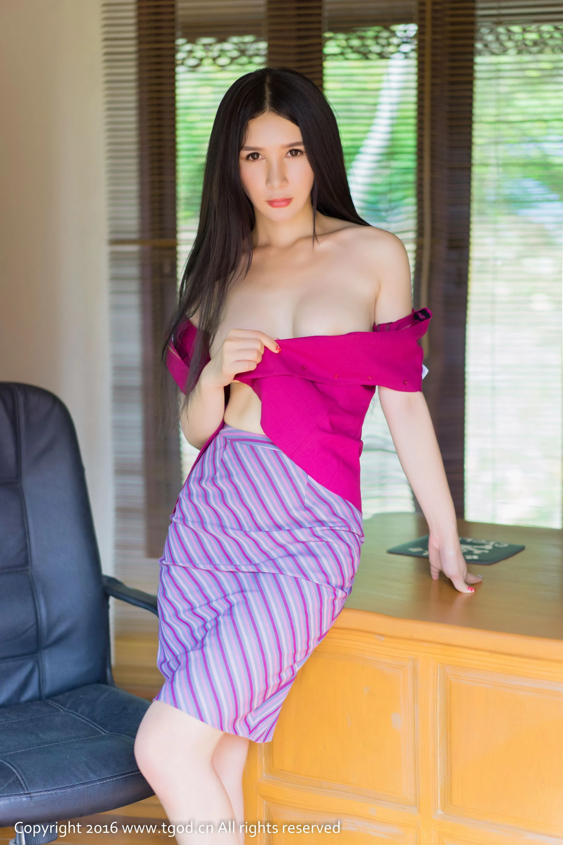 顾欣怡《透视蕾丝+空姐制服》 推女神/尤蜜荟第4张