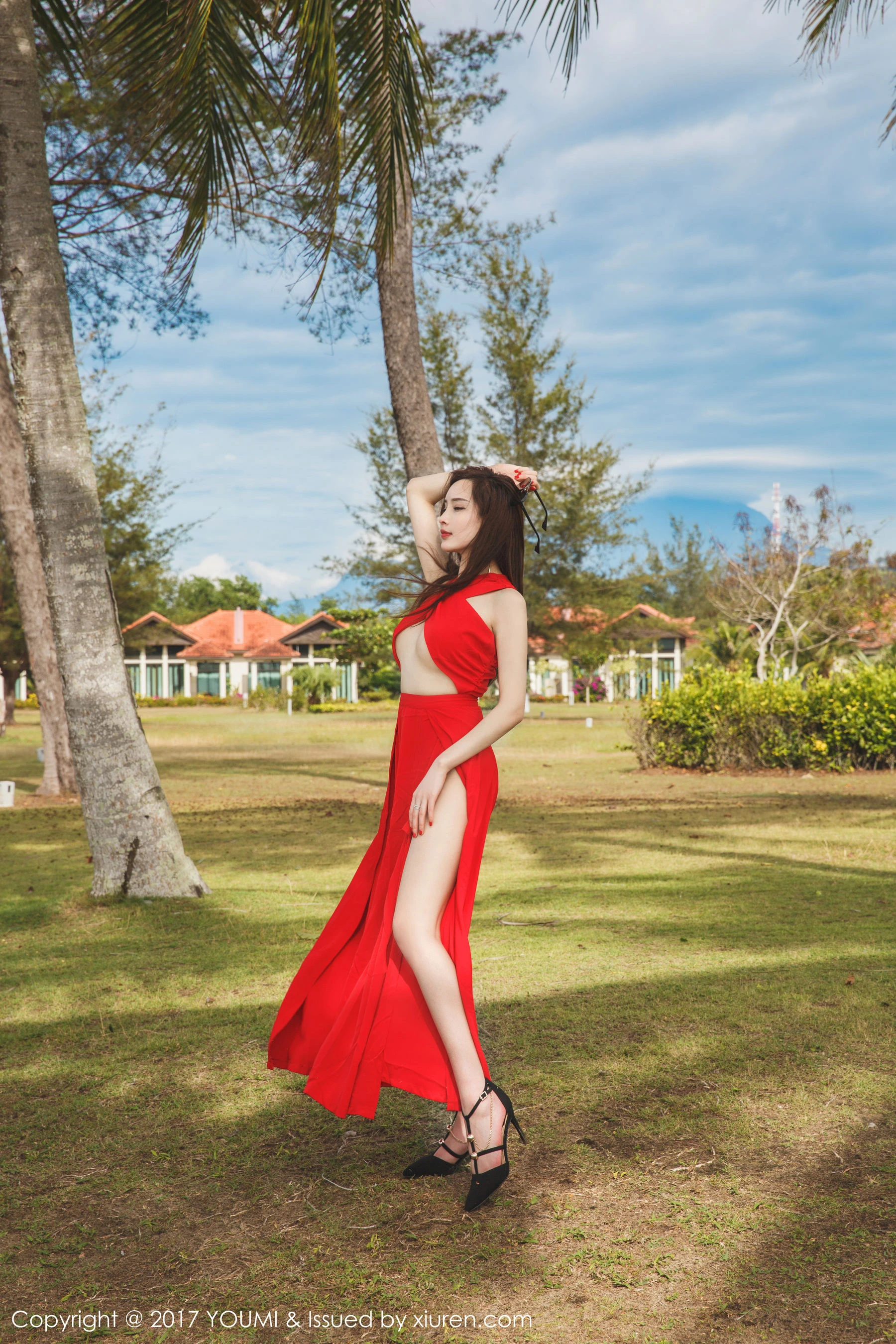 土肥圆矮挫穷《泳衣湿身与浪漫长裙系列》 尤蜜荟YouMi Vol.034第11张