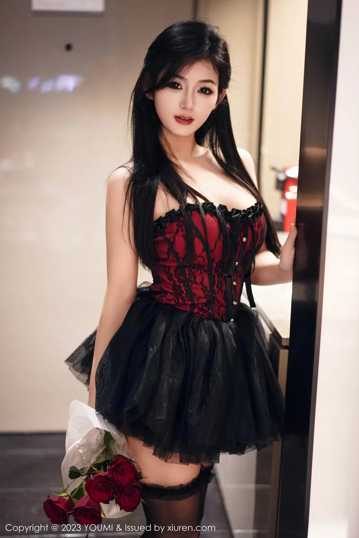  尤蜜荟 VOL.991 谭小灵 [74P]第2张