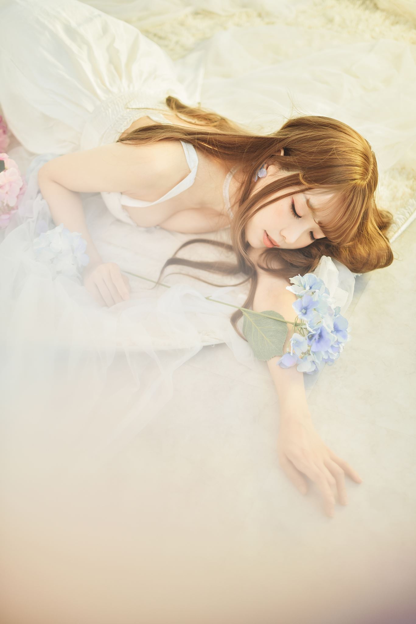 台湾Coser@ElyEE子 White Dress [22P]第1张