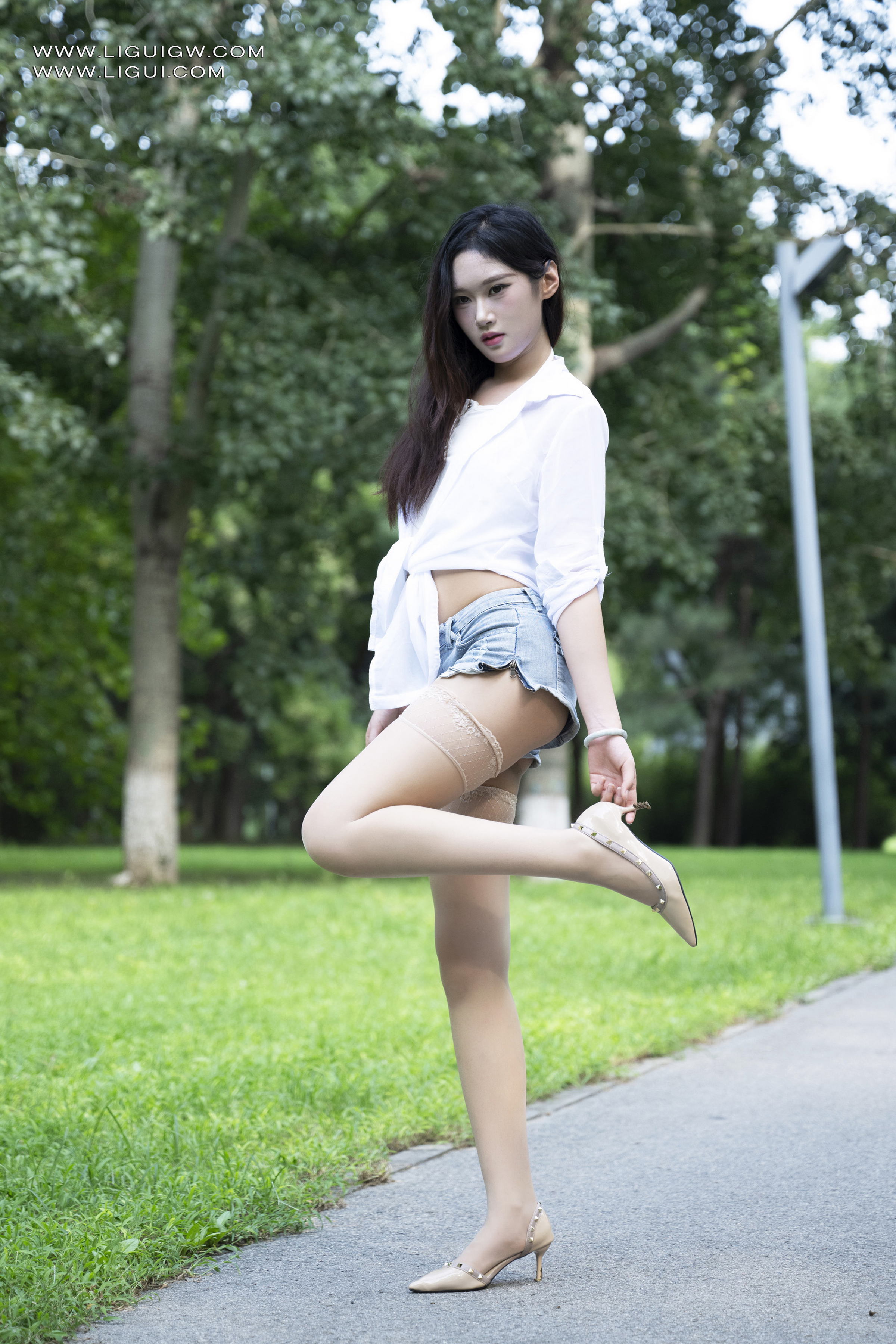 [Ligui丽柜] 2025.11.14 白纱透肤林中漫游 昆昆第1张