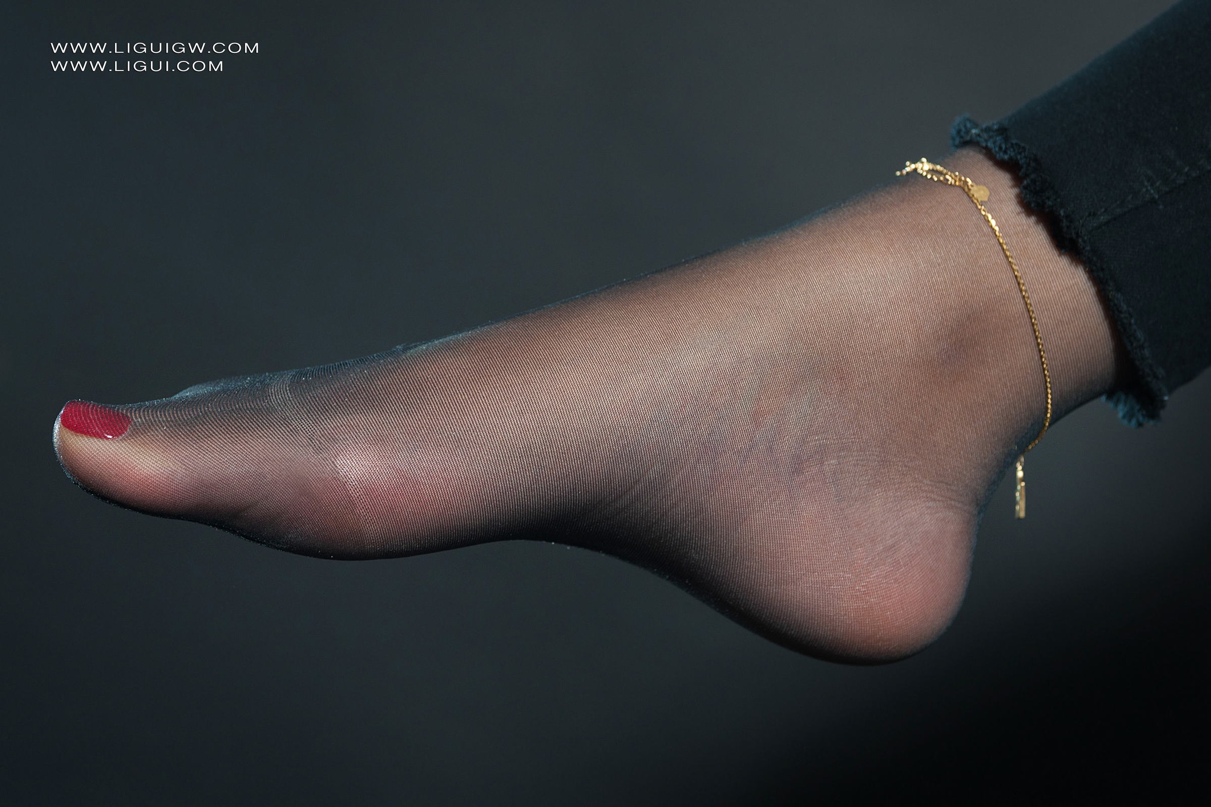 [Ligui丽柜] 2025.11.03《红与黑的激情碰撞》维拉 Weila第11张